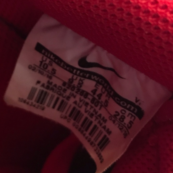 Nike shoes - Picture 3 of 3